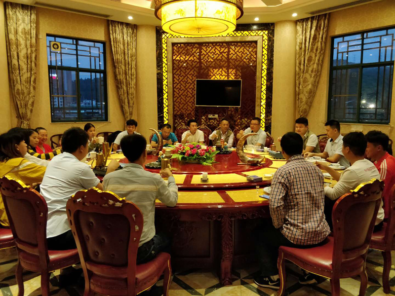 齊心協(xié)力，為公司的未來再創(chuàng)輝煌！